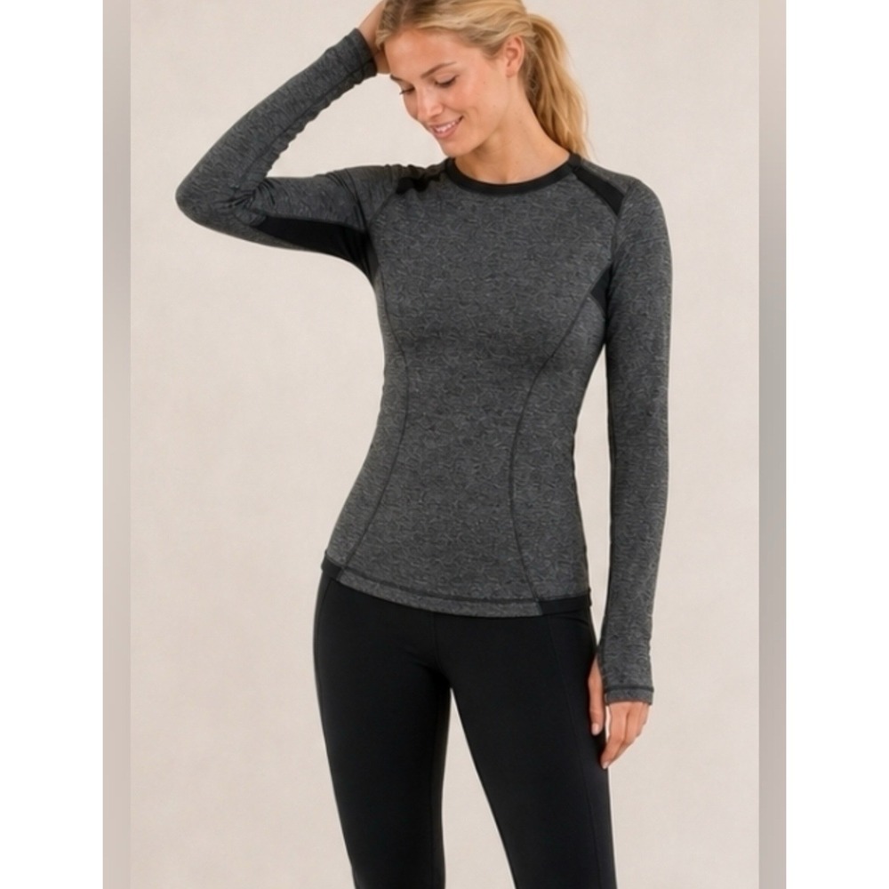 Lululemon Base Runner Long Sleeve Top Sz 4 Gray/black Athletic Gym